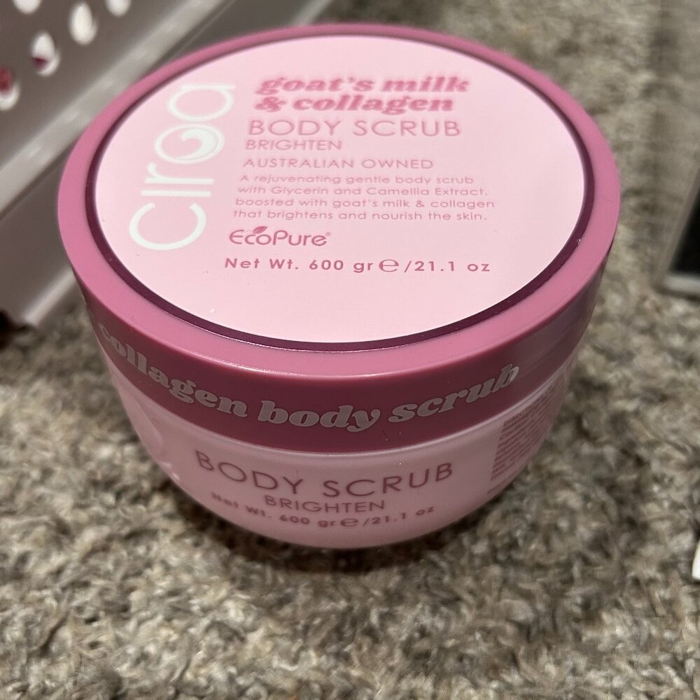 Ciroa Goats Milk/Collagen Body Scrub Brighten NIP